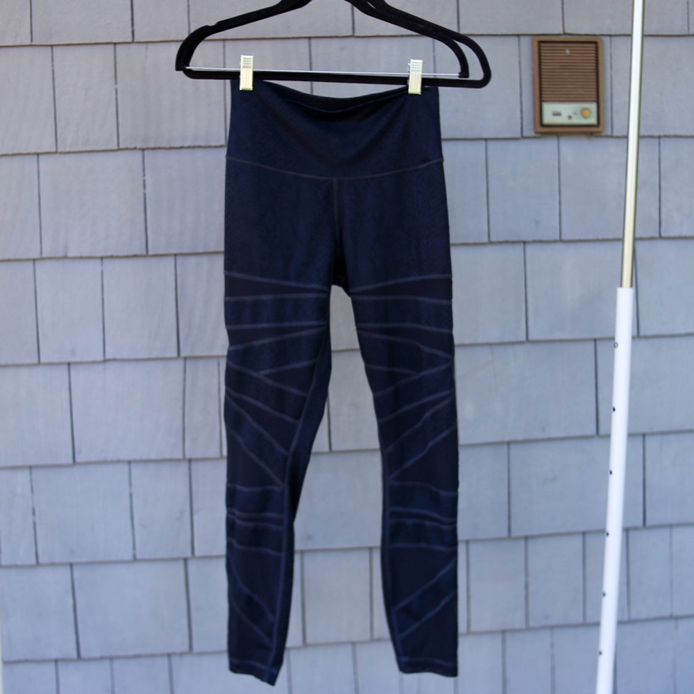 Lululemon snakeskin print mesh panel leggings
